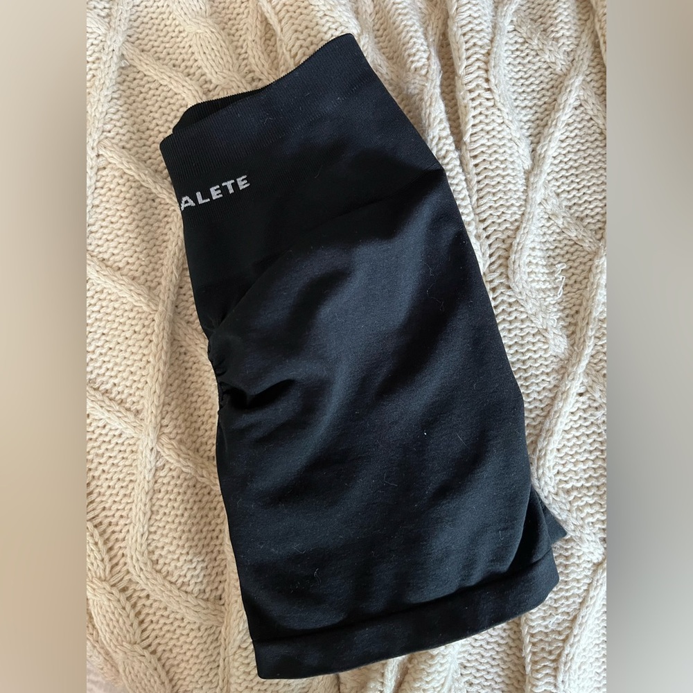 Alphalete Amplify Shorts- 4.5”